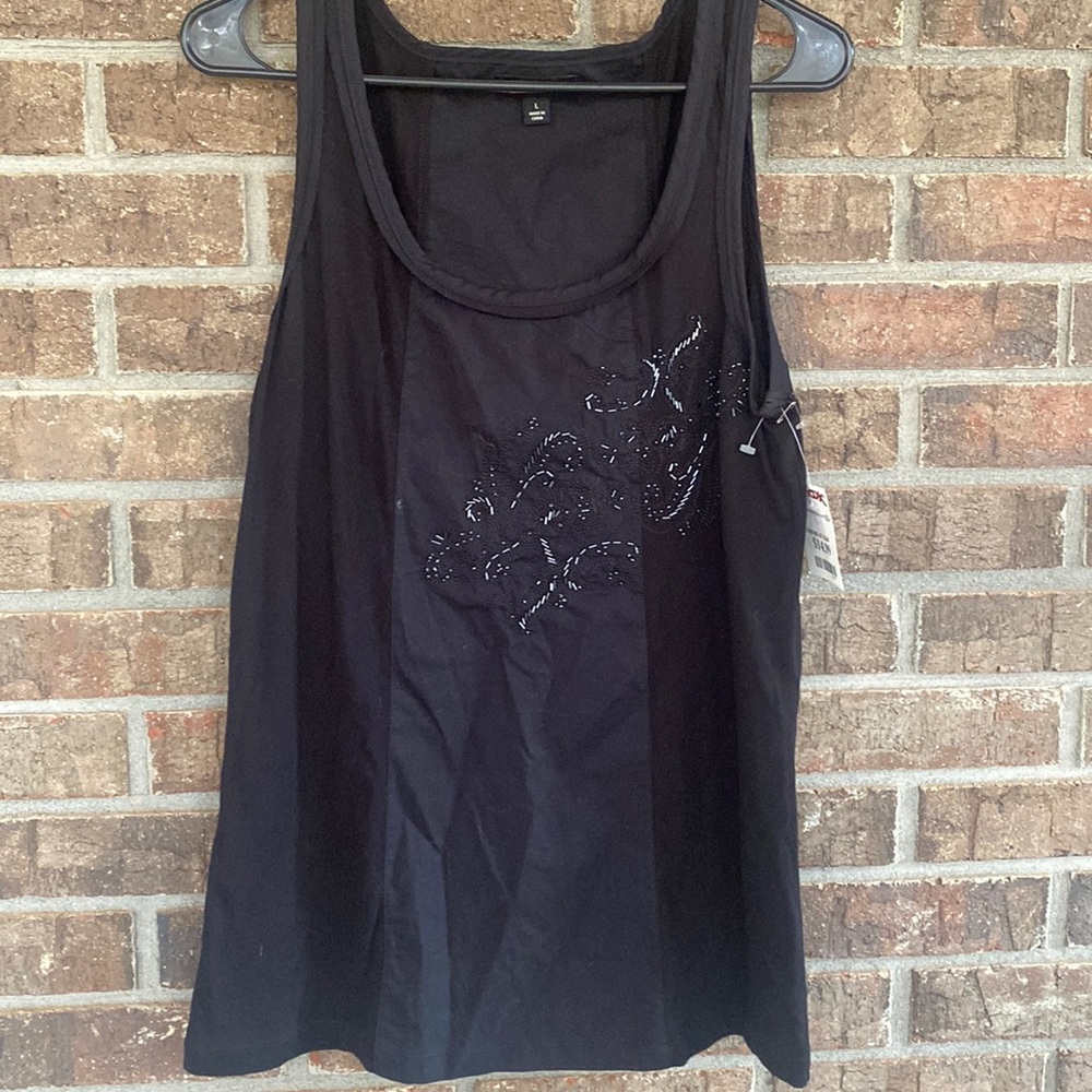 Black cotton tank top with sequin detail by Valerie Bertinelli
